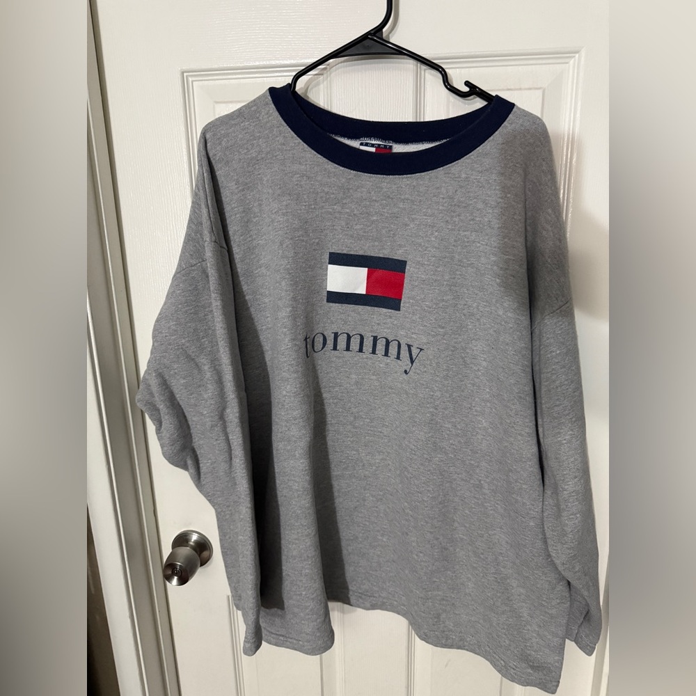 Vintage Tommy Hilfiger Heather Gray Crewneck Very Baggy and Boxy Size X-large
